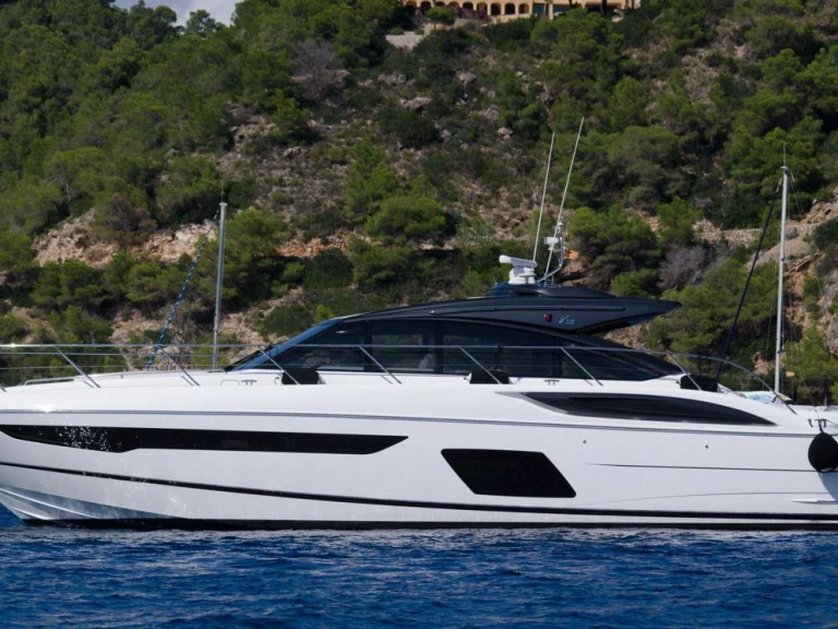 Princess Princess V58 de alquiler a Marina Botafoch