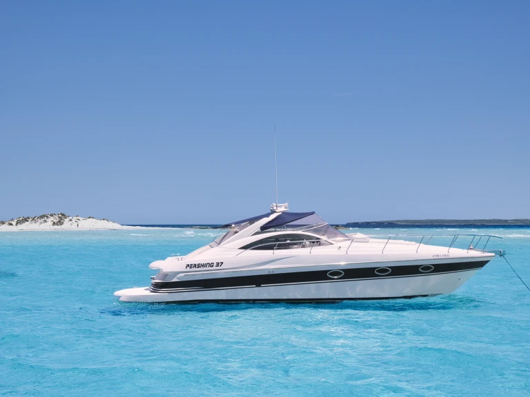 Alquiler Lancha Pershing con o sin  título de navegación