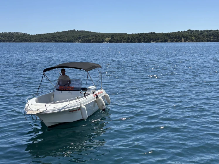 Alquiler Lancha Atlantic con o sin  título de navegación