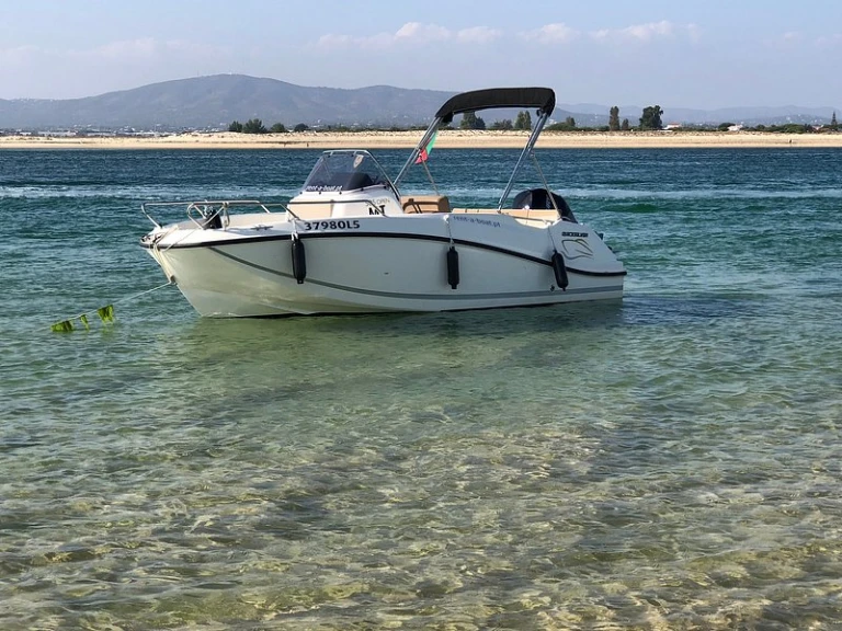 Alquiler de Quicksilver Activ 505 Open en Olhão