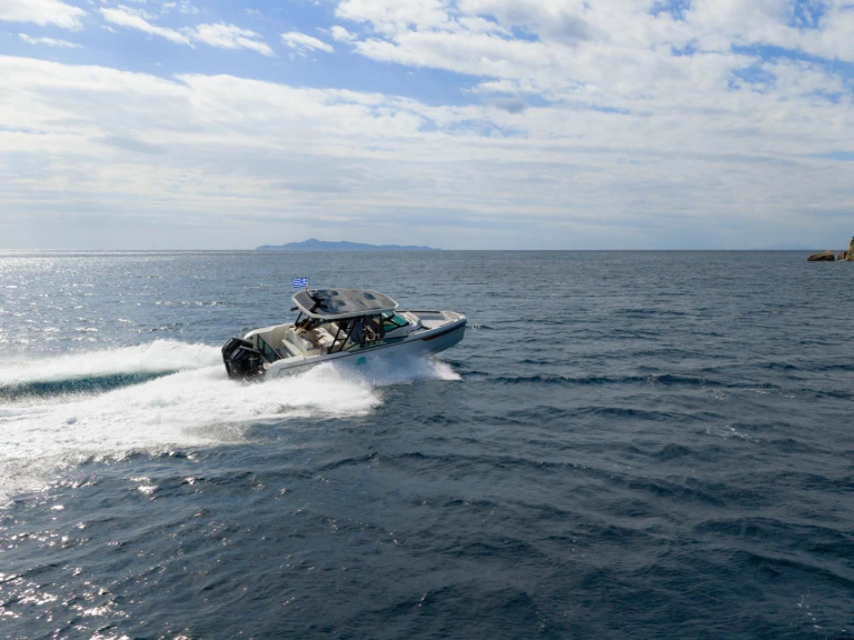 Alquiler de barcos Anávyssos barato de Saxdor 270 GTO