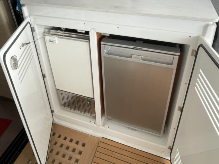 Alquiler de barcos Plataniás barato de Lagoon 46