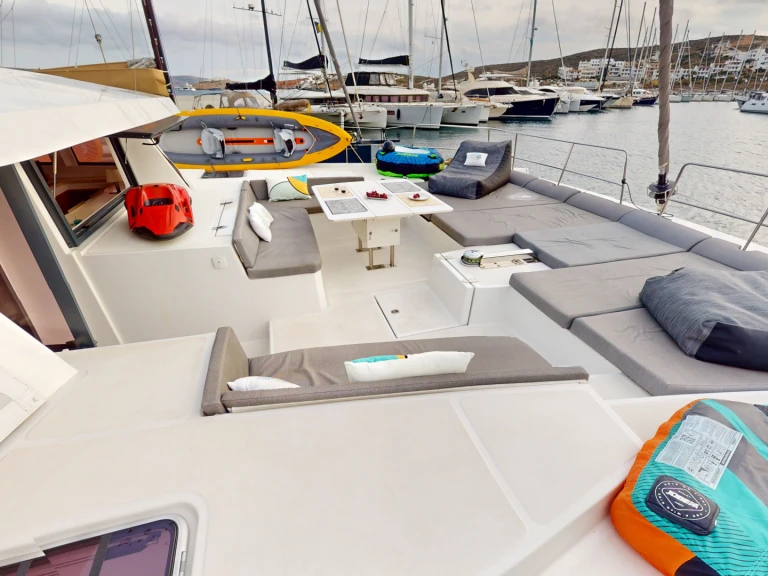Alquiler de embarcaciones Bali Bali 5.4 enLávrio en Samboat