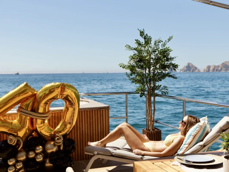 Alquiler de Custom Made 40 en Cabo San Lucas