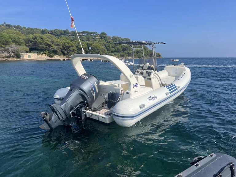 Alquiler de Nuova Jolly King 750 en Saint-Tropez