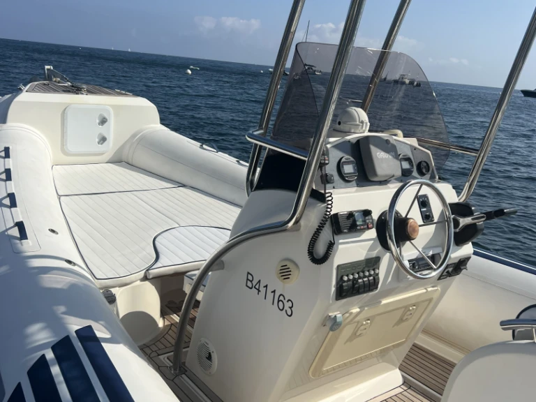 Alquiler Neumática en Saint-Tropez - Nuova Jolly King 750
