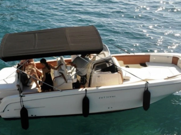 Alquiler de Lancha, con o sin patrón Invictus  Palma de Mallorca