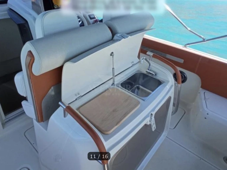 Alquiler Lancha Invictus  con o sin  título de navegación