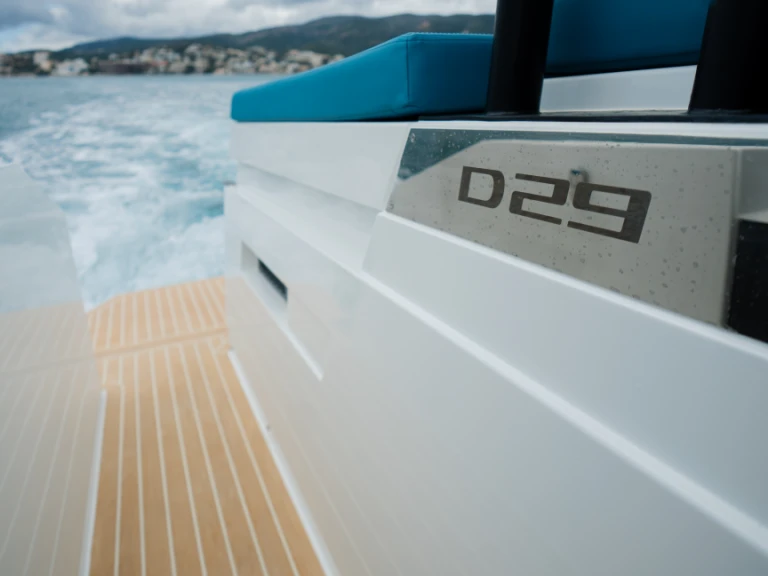 De Antonio D29 de alquiler a Marina Botafoch