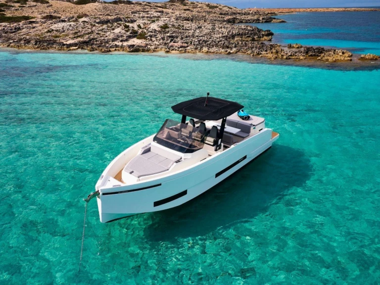 De Antonio D32 de alquiler a Marina Botafoch