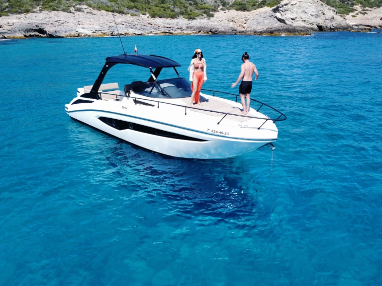 Alquiler de FIM Regina 34 en Marina Botafoch