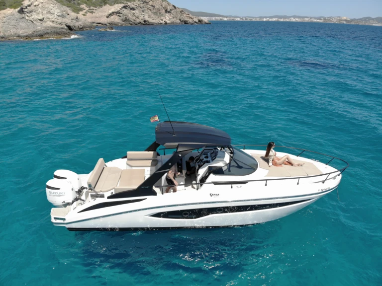 Alquiler de embarcaciones FIM Regina 34 enMarina Botafoch en Samboat