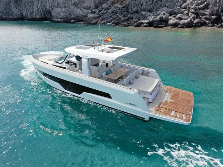 Alquiler Lancha Fjord con o sin  título de navegación