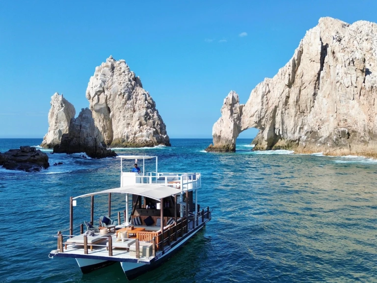 Alquiler Lancha Custom Made con o sin  título de navegación