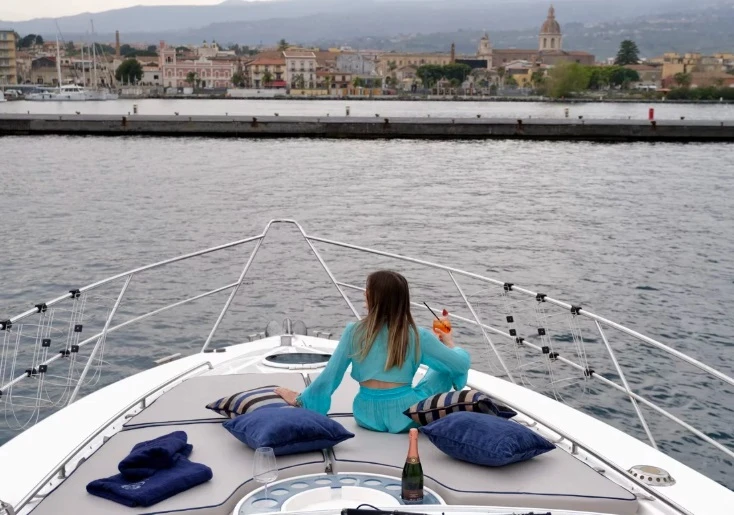 Alquiler Lancha Fairline con o sin  título de navegación