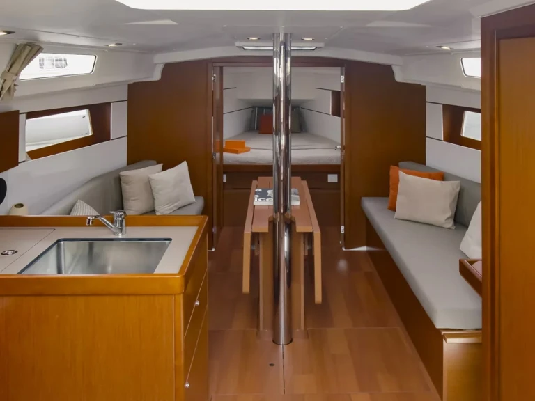 Alquiler de Bénéteau Oceanis 35.1 en Cagliari