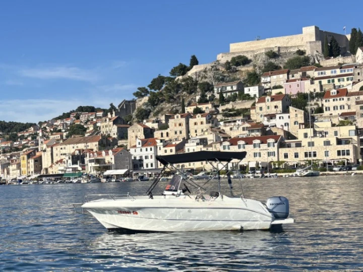 Alquiler de embarcaciones Atlantic Marine 530 enŠibenik en Samboat
