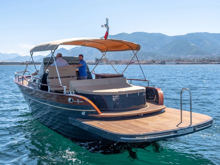 Alquiler de Nautica Esposito Positano Open 32 en Sorrento