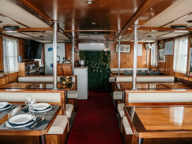 Alquiler Lancha Betina con o sin  título de navegación