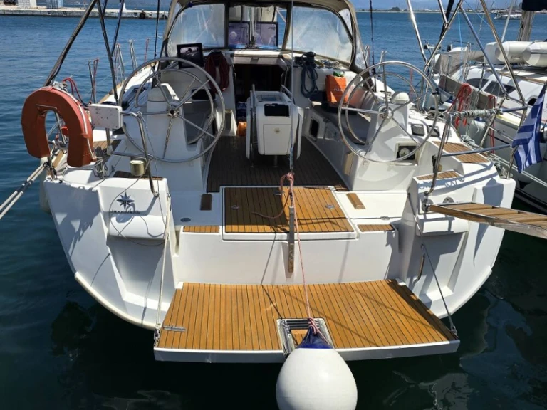 Alquiler de Jeanneau Sun Odyssey 469 en Álimos