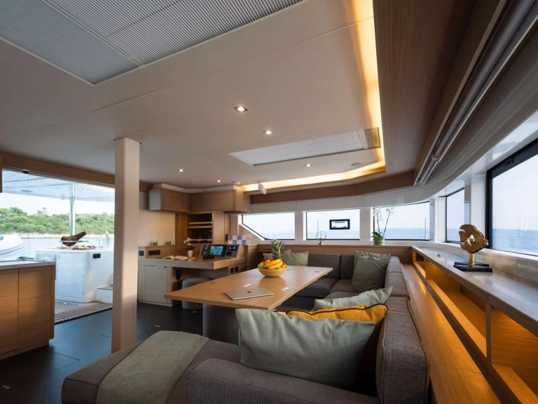 Alquiler Yate de lujo Lagoon con o sin  título de navegación