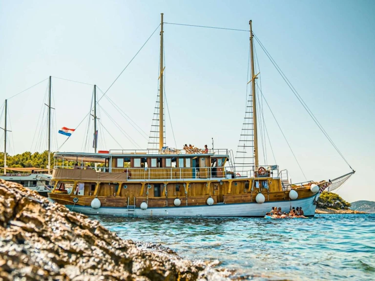 Alquiler de barcos Skradin barato de NOVI DAN