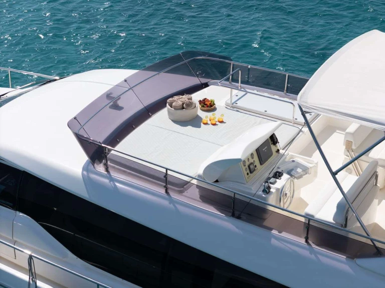 Ferretti ESCAPE de alquiler a El Pireo