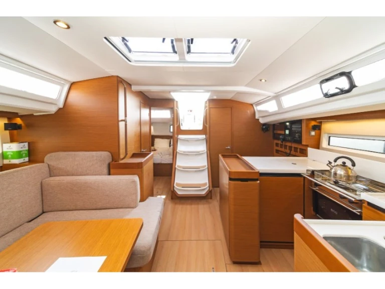 Velero para alquilar Lefkáda al mejor precio