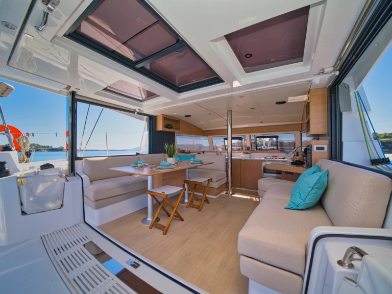 Alquiler de barcos Gouviá barato de Bali Catsmart