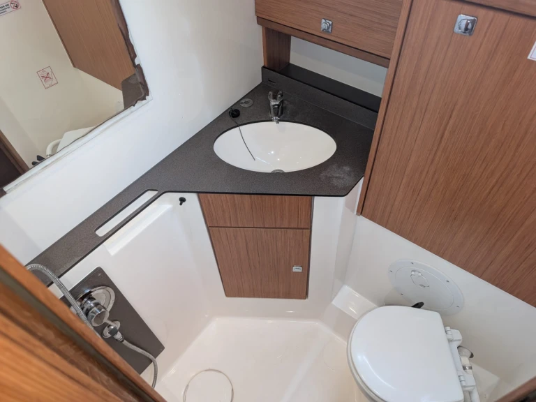 Velero para alquilar Rogoznica al mejor precio