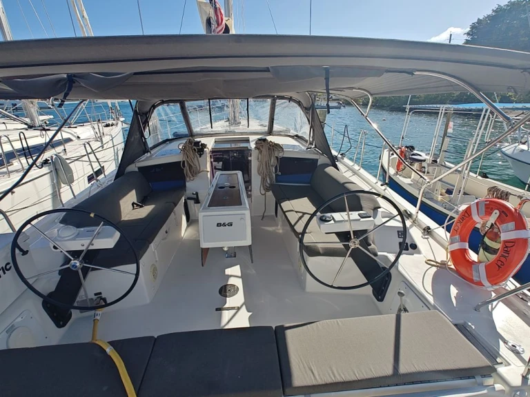 Alquiler de barcos Frenchtown barato de Dufour 430