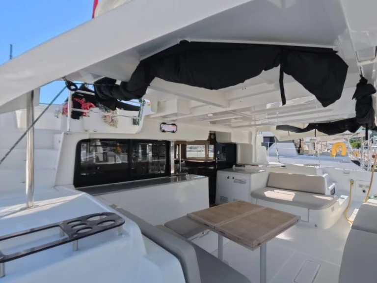 Alquiler Catamarán Lagoon con o sin  título de navegación