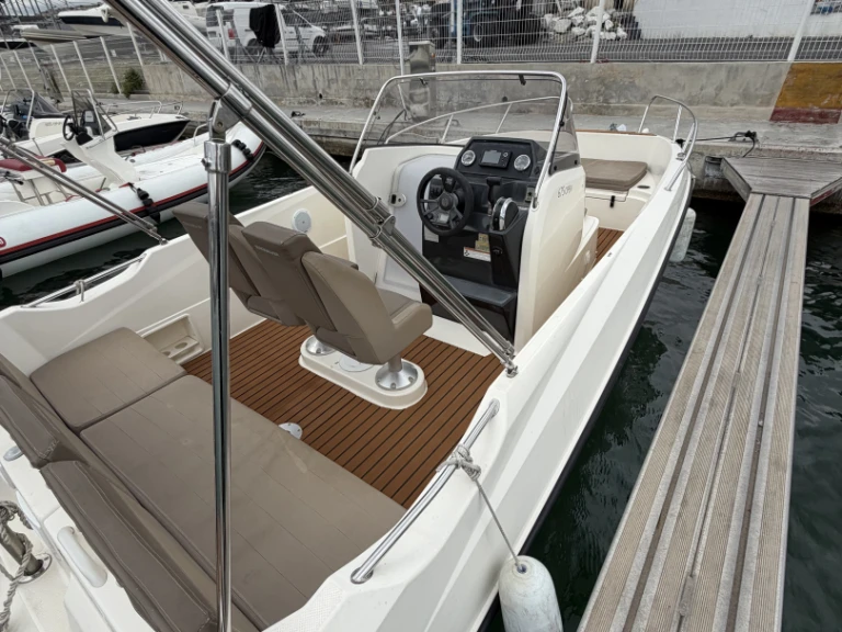 Quicksilver Activ 675 Open de alquiler a Marsella