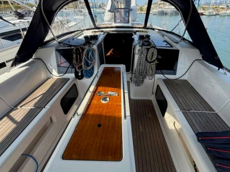 Velero para alquilar España al mejor precio