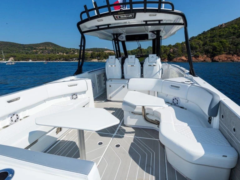 Alquiler de barcos Marine de Sant'Ambrogio barato de WELLCRAFT 38