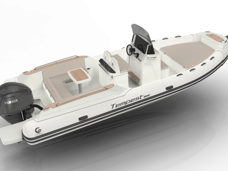 Alquiler de Capelli Tempest 800 en Marine de Sant'Ambrogio