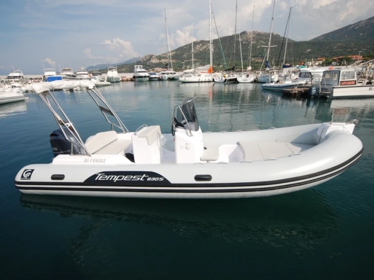 Alquiler Marine de Sant'Ambrogio - Capelli TEMPEST 630 S en SamBoat