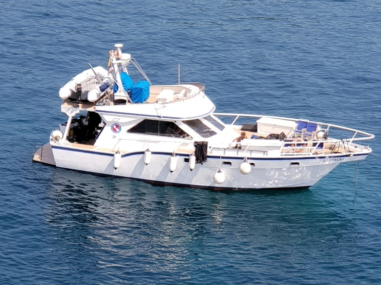 Alquiler de Lancha, con o sin patrón Custom Made Bar