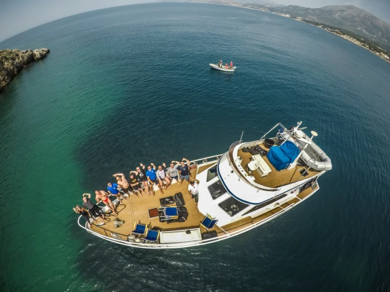 Lancha para alquilar Bar al mejor precio