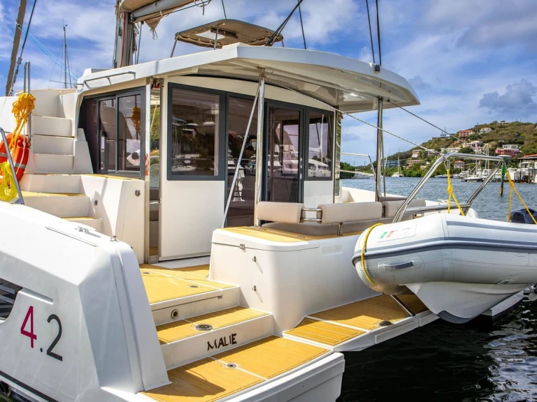 Alquiler Catamarán Bali con o sin  título de navegación