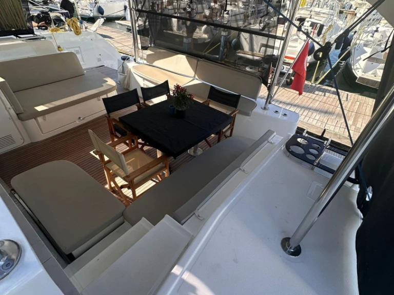 Alquiler de barcos Fethiye barato de Lagoon 46