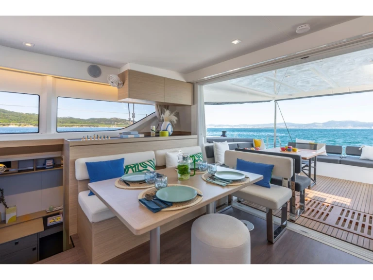 Alquiler Catamarán Lagoon con o sin  título de navegación