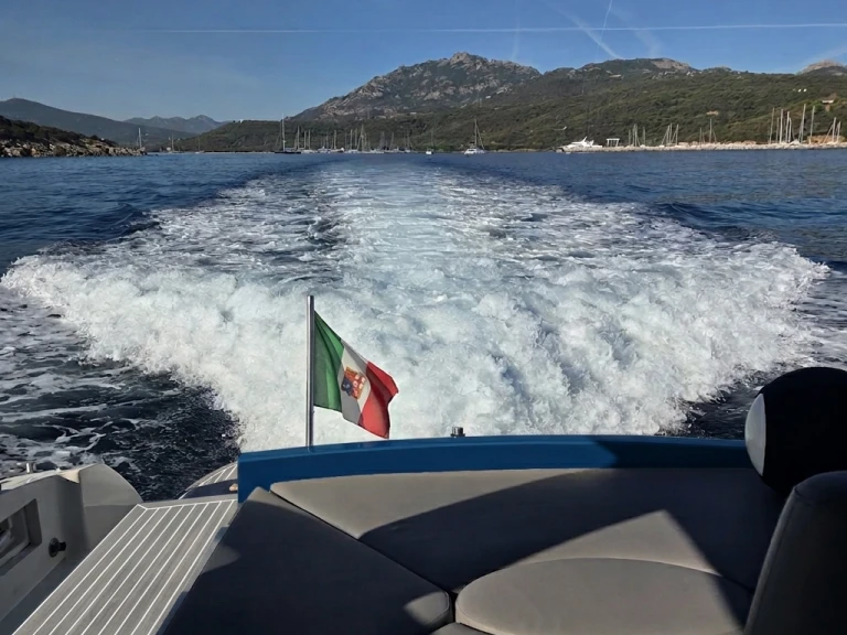 Alquiler de Lancha, con o sin patrón Baia Poltu Quatu