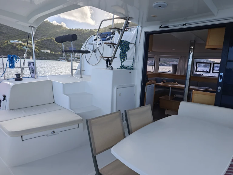 Lagoon Lagoon 42 de alquiler a Marigot