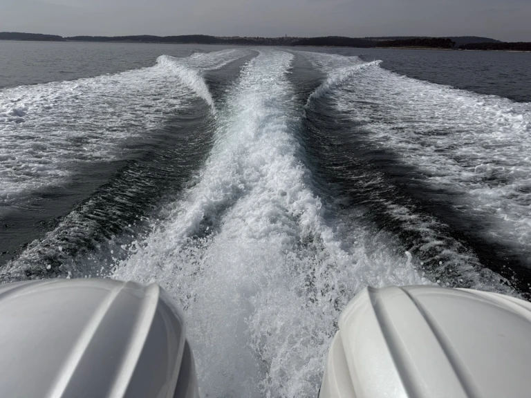 Alquiler de Lancha, con o sin patrón Jeanneau Medulin