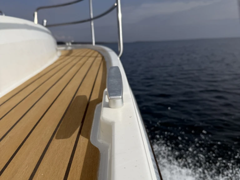 Alquiler Lancha Jeanneau con o sin  título de navegación