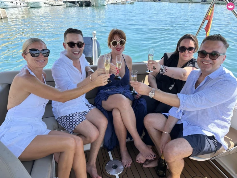 Alquiler Lancha Quicksilver con o sin  título de navegación