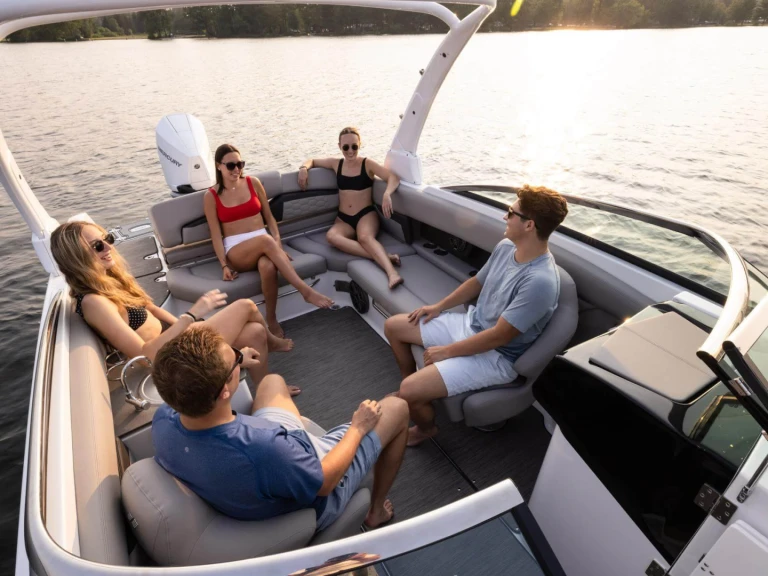 Alquiler Lancha Cranchi con o sin  título de navegación