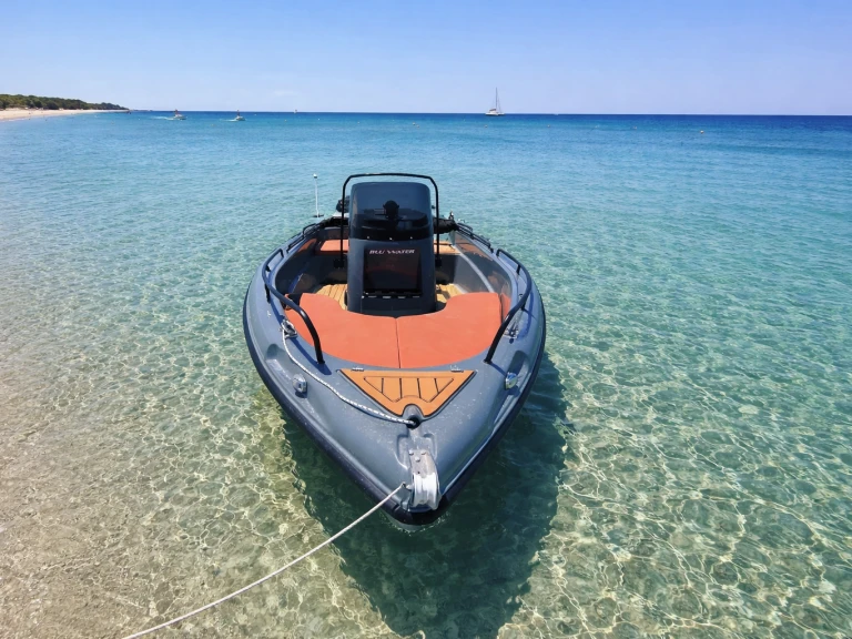 Poseidon Blu Water 170 de alquiler a Mílos