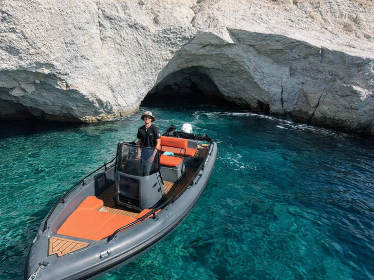 Alquiler de Poseidon Blu Water 170 en Mílos